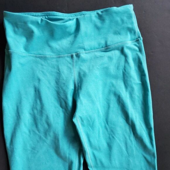 Cory Vines Light Blue Workout Capris - Picture 4 of 9